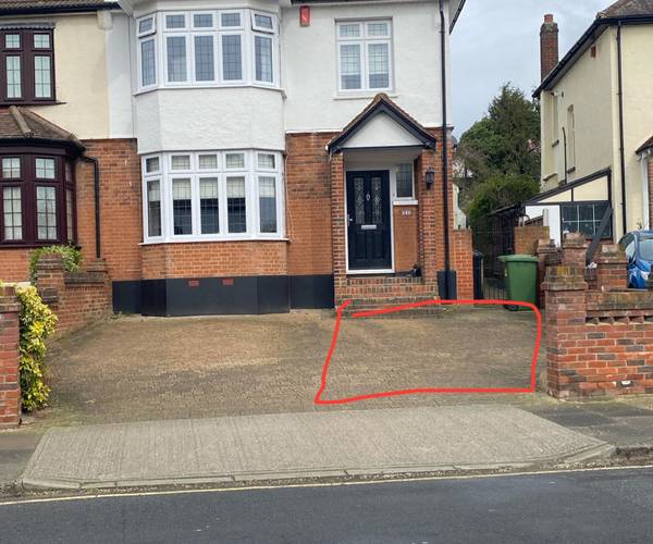 Parking on Deyncourt Gardens, RM14