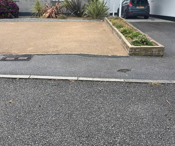 Barrepta Close, TR26