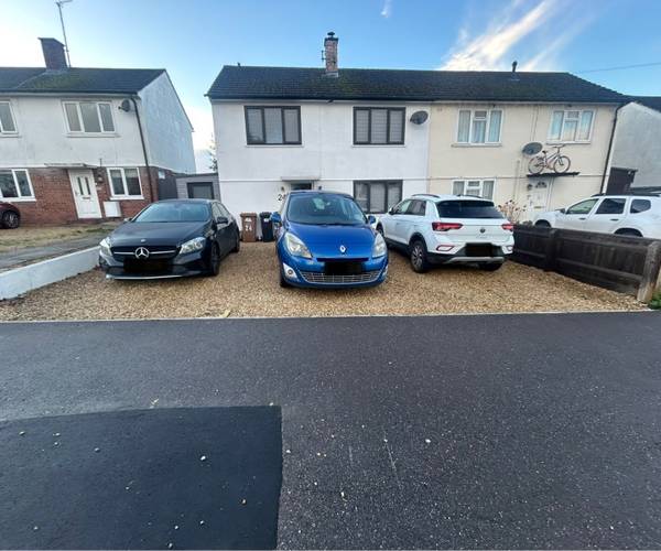 Parking on Edinburgh Drive, OX11