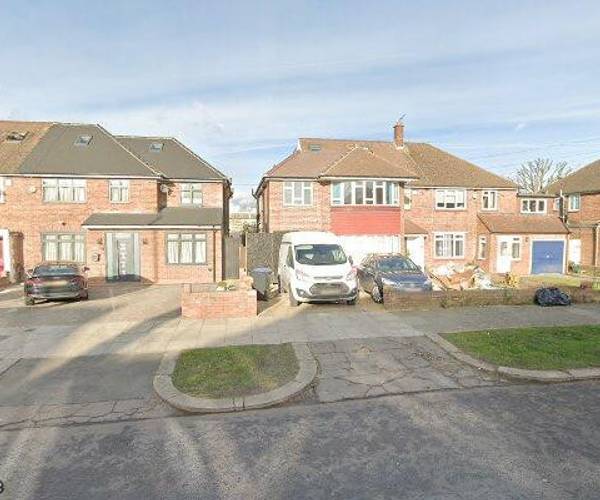 Parking on Westpole Avenue, EN4