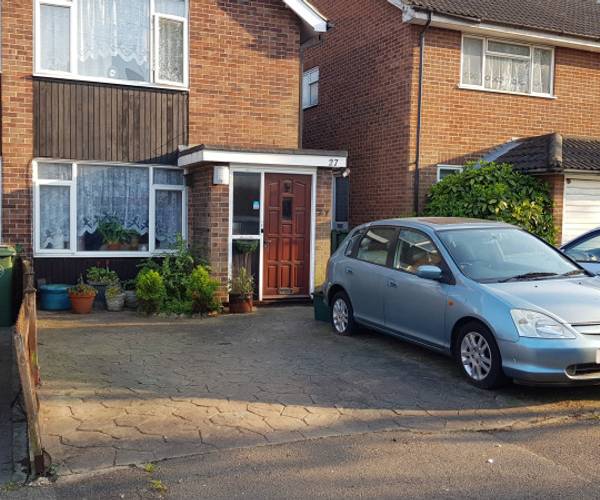 Parking on St. Albans Road, SM1