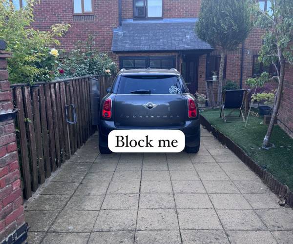 Parking on Trinity Street, OX1