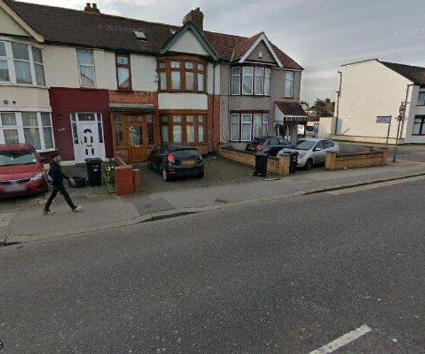 Parking on Green Lane, IG3