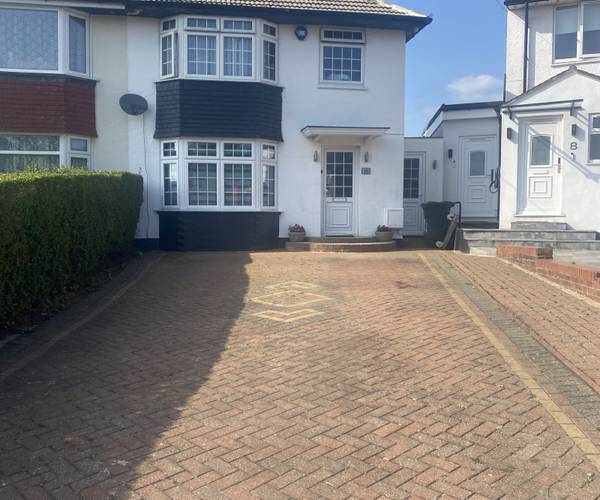 Rushden Gardens, NW7