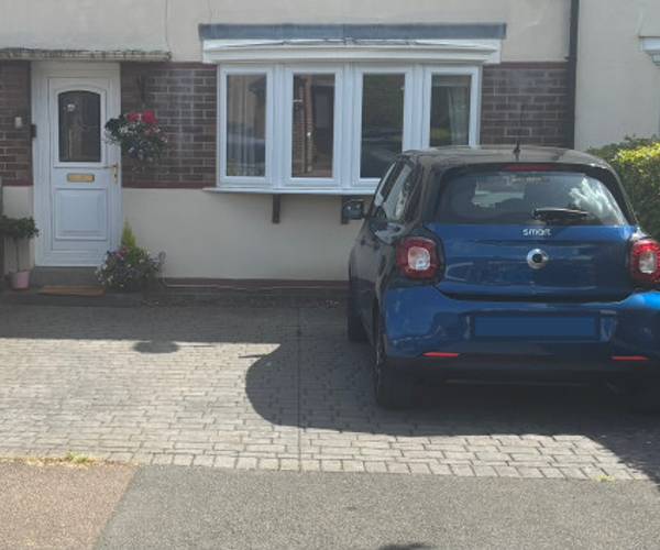 Parking on The Meadway, EN11