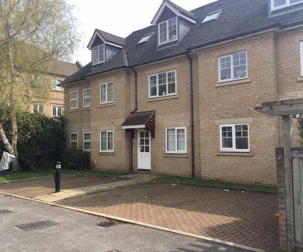 Parking on Hodges Court, OX1