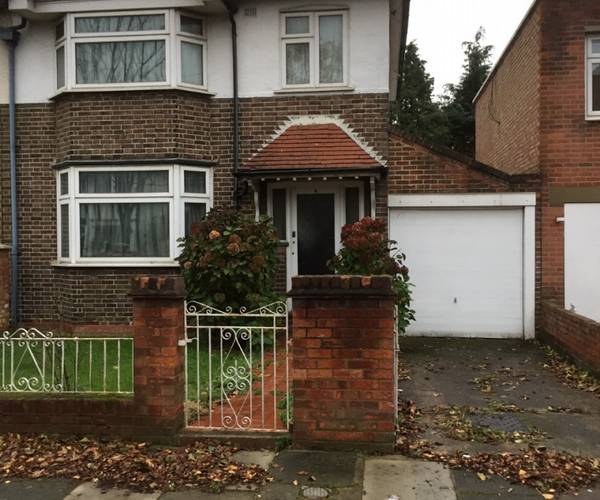 Parking on Kathleen Avenue, W3